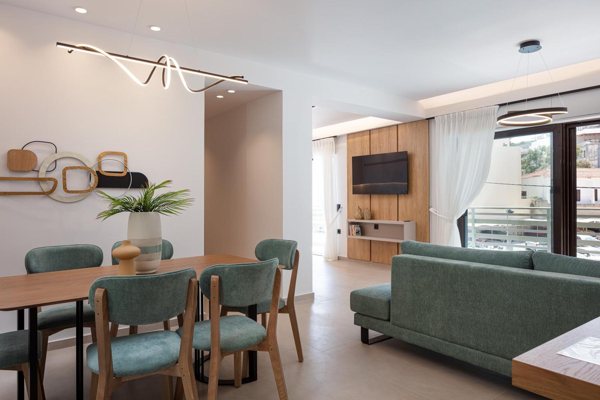 Modern Apartment, Up To 6, Close To The Beach! *