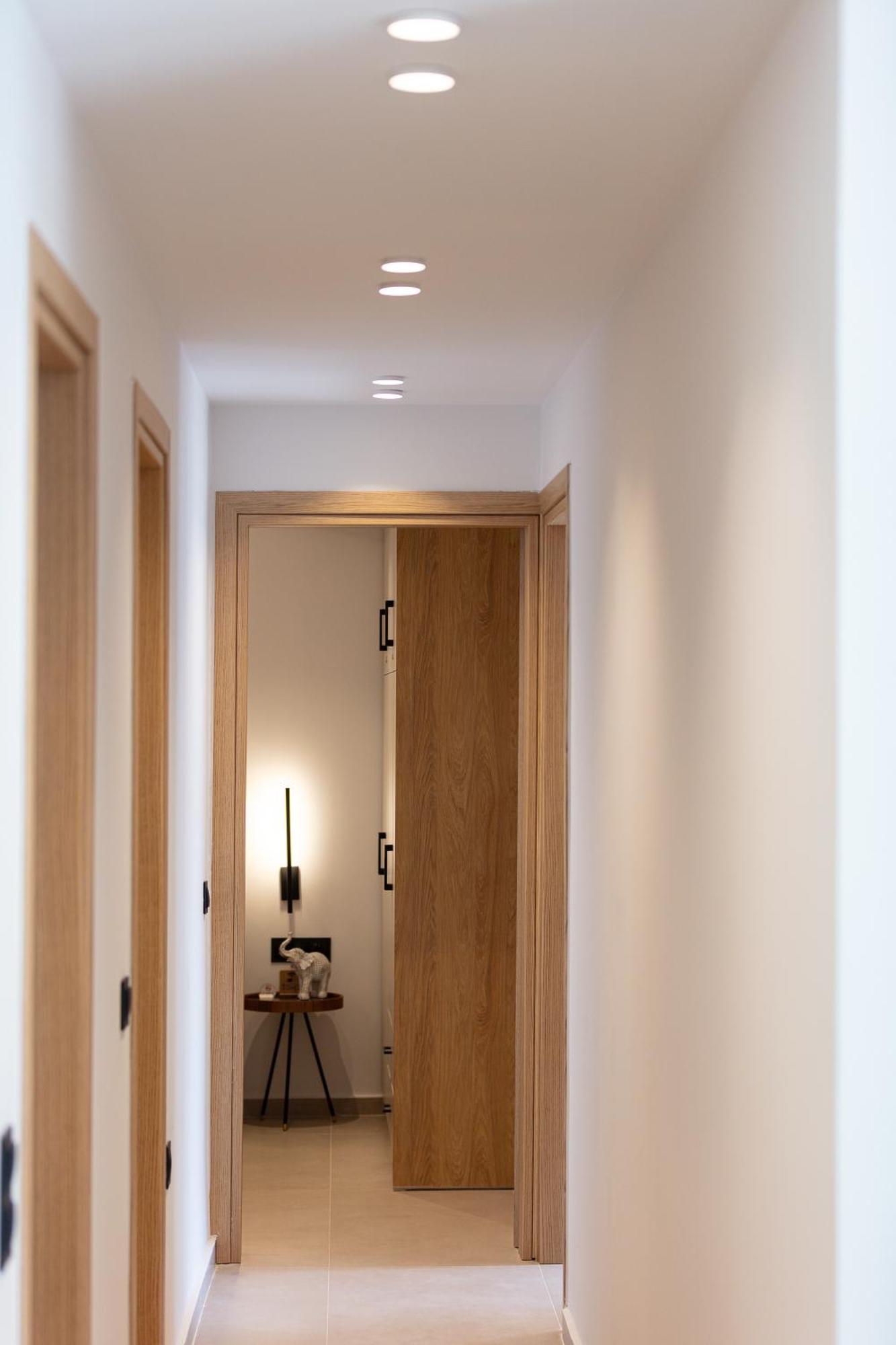 Modern Apartment, Up To 6, Close To The Beach! Rétino